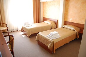 Guru Hotel