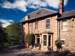 Eslington Villa