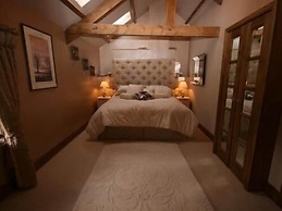 Falstone Barns