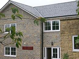 Hunters Lodge Inn