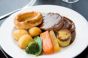The Knowes Hotel & Restaurant