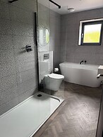 The Knowes Hotel & Restaurant