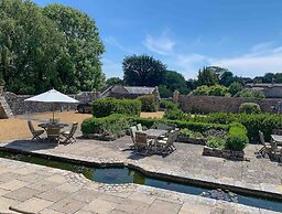 Mortons Manor