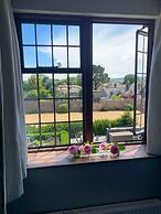 Mortons Manor