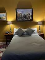 Queens Court Hotel