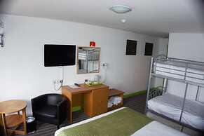 Happy Guests Lodge