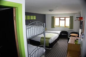 Happy Guests Lodge
