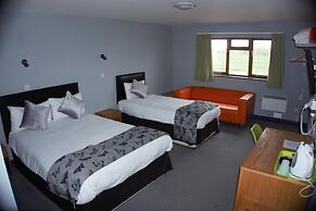 Happy Guests Lodge