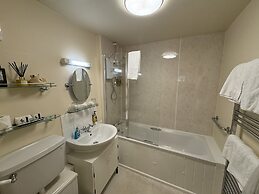 Guiting Guest House