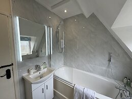 Guiting Guest House