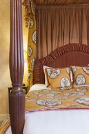 Luttrell Arms Hotel