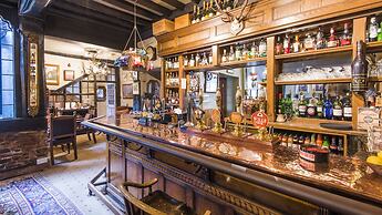 Luttrell Arms Hotel
