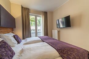 Pakat Suites