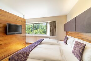 Pakat Suites