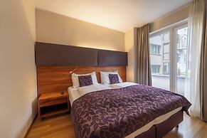 Pakat Suites