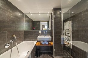 Pakat Suites