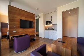 Pakat Suites