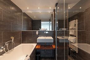 Pakat Suites
