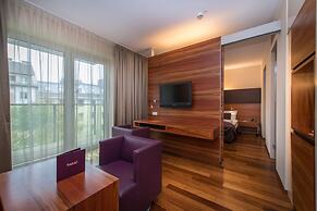Pakat Suites