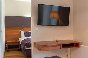 Pakat Suites