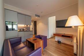 Pakat Suites