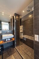 Pakat Suites