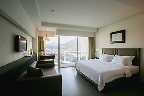 Sugar Palm Grand Hillside