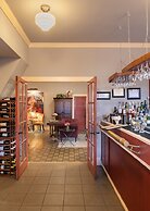Chamberlin Inn Cody