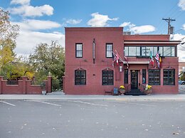 Chamberlin Inn Cody