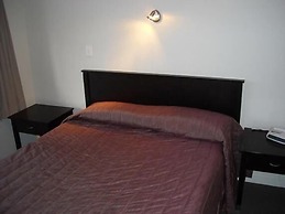 St John's Court Motel