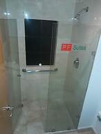 Hotel & Suites PF