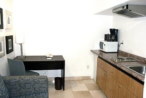 Hotel & Suites PF
