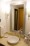 Hotel & Suites PF