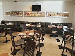Hotel & Suites PF