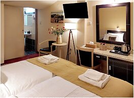 Lakonia Hotel