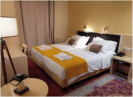Lakonia Hotel