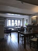 Bankes Arms Hotel