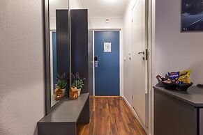 Enter Viking Hotel