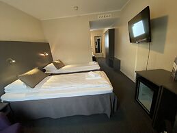 Enter Viking Hotel