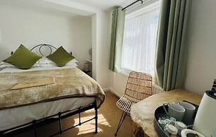 Cottage Lodge Hotel