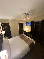 The Redwell Inn