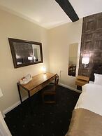 The Redwell Inn