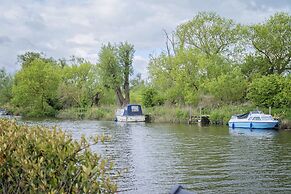 Waveney House Hotel