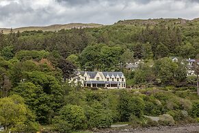 Cuillin Hills Hotel