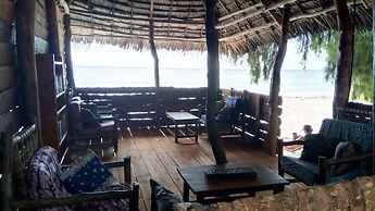 Twisted Palms Lodge & Restaurant
