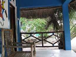 Twisted Palms Lodge & Restaurant