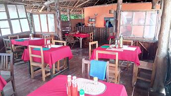 Twisted Palms Lodge & Restaurant