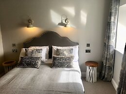 The Mousetrap Inn