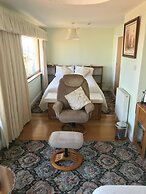 Orchard Manor - Guest house