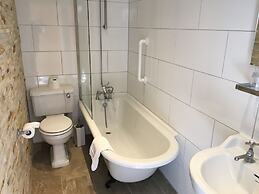 Queenswood Hotel